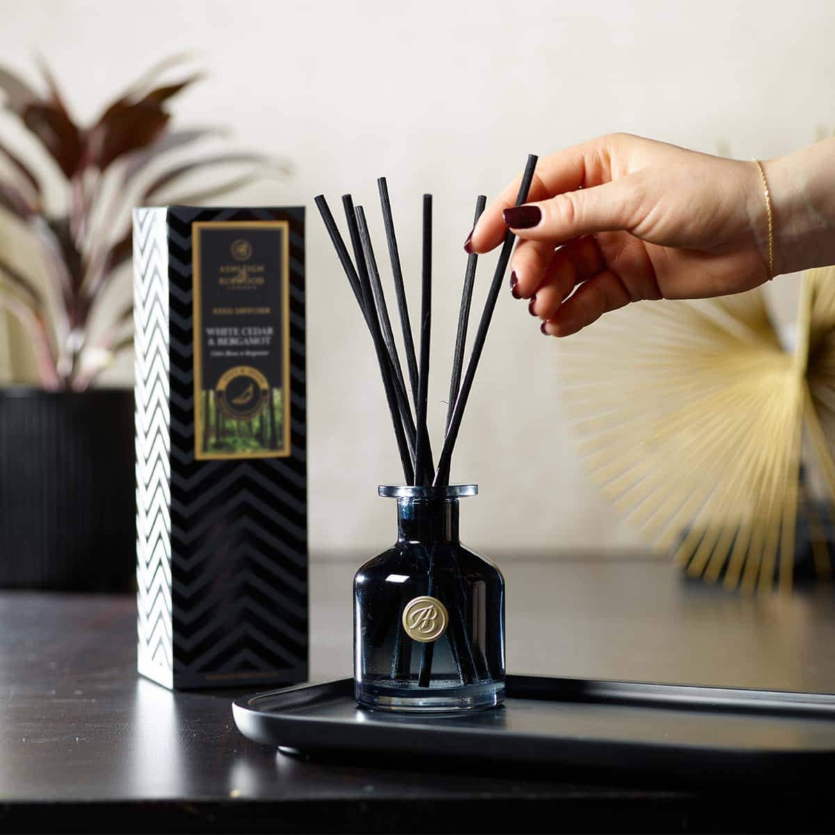 White Cedar & Bergamot Signature Reed Diffuser